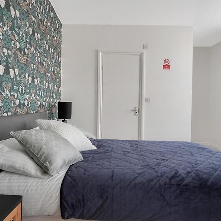 Place To Stay In Longbridge Barking  Extérieur photo