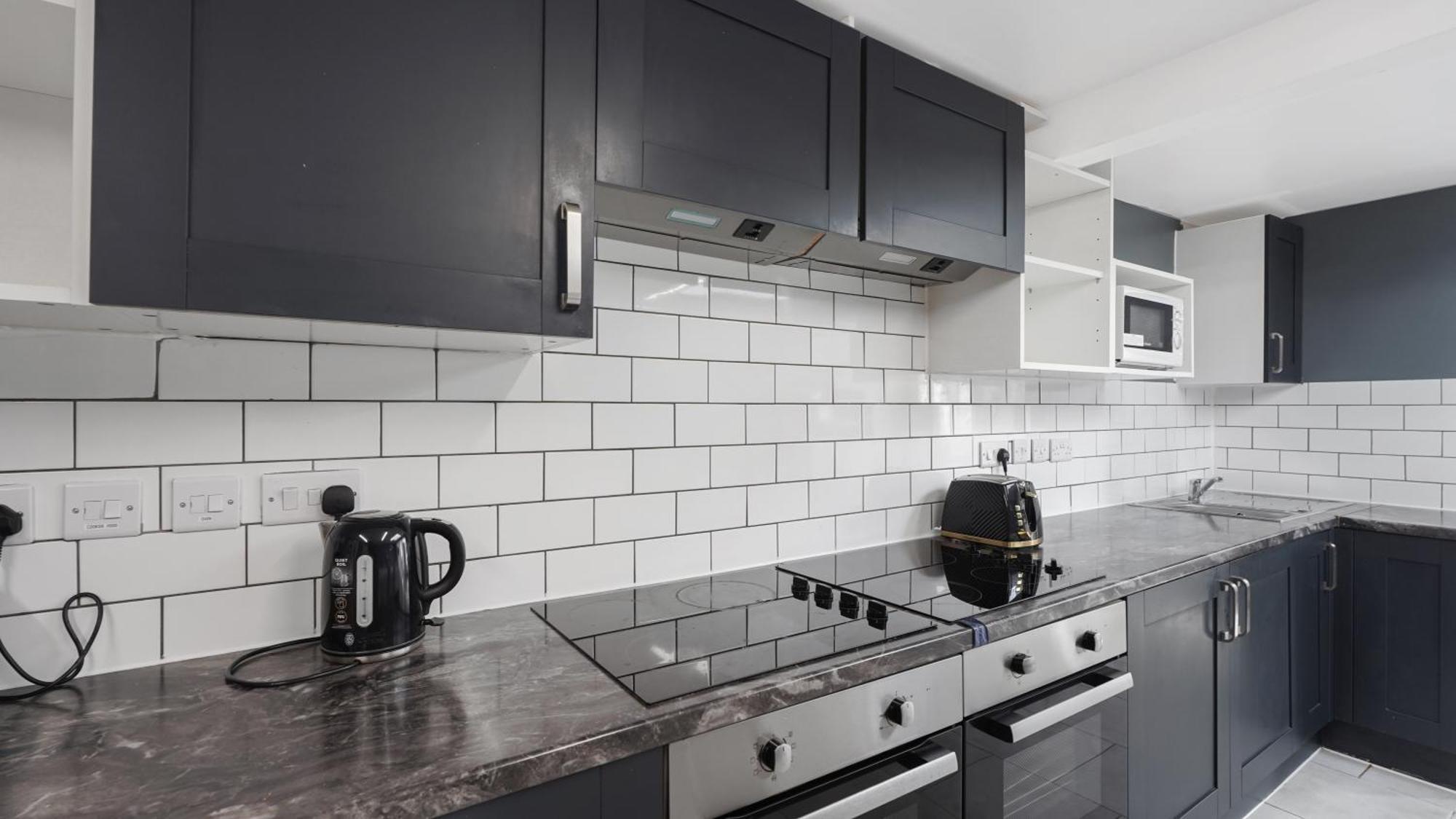 Place To Stay In Longbridge Barking  Extérieur photo