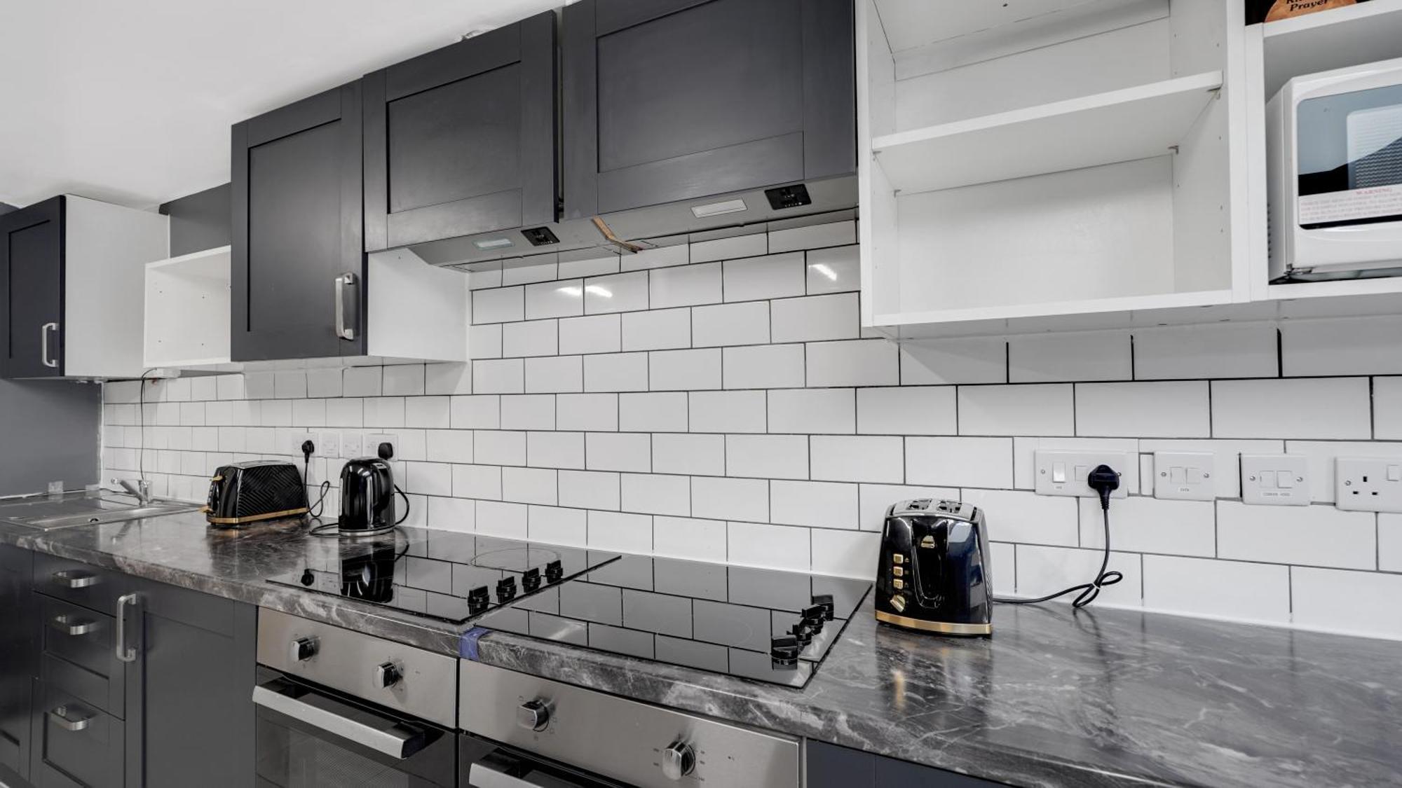 Place To Stay In Longbridge Barking  Extérieur photo