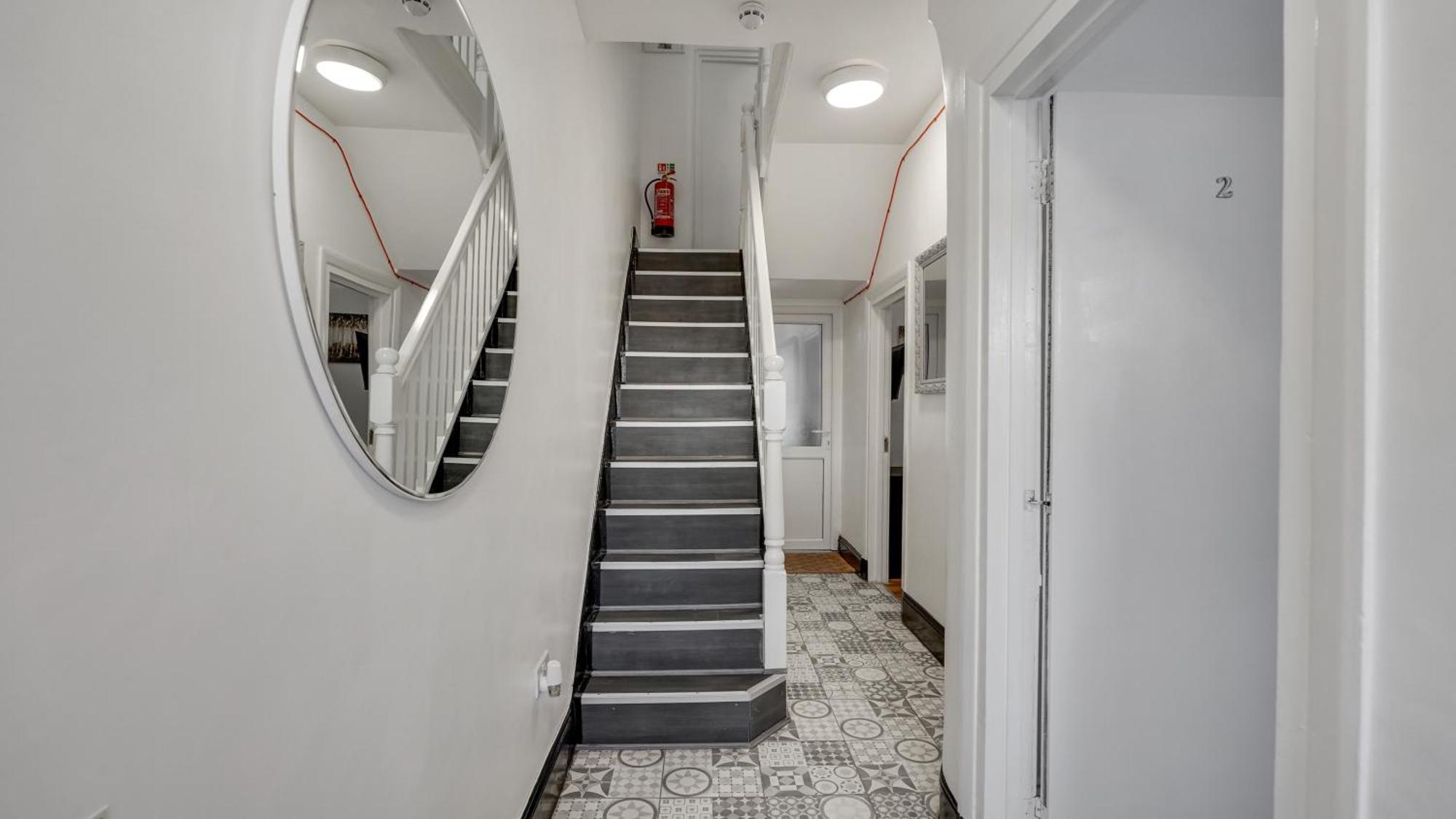 Place To Stay In Longbridge Barking  Extérieur photo