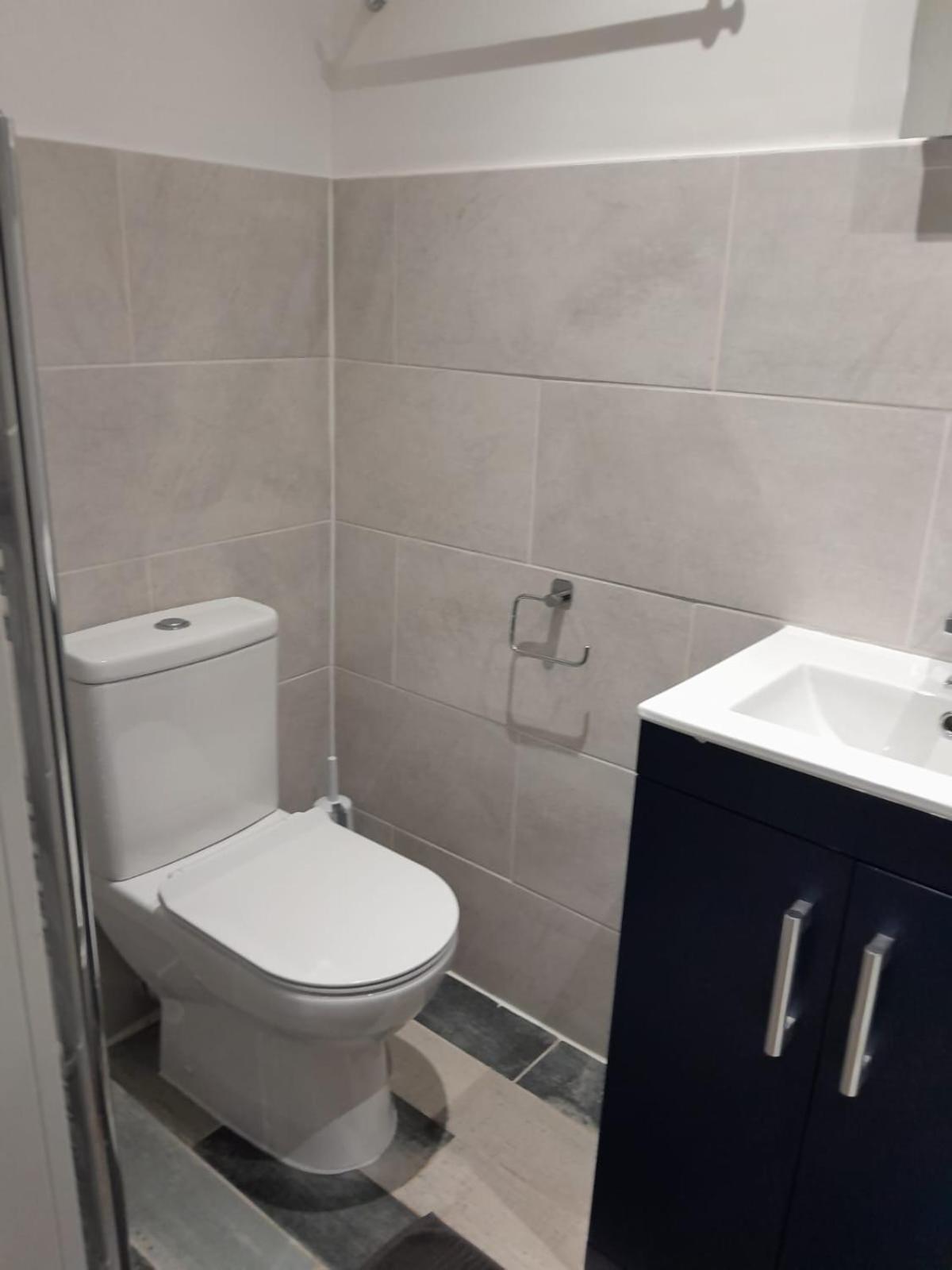Place To Stay In Longbridge Barking  Extérieur photo